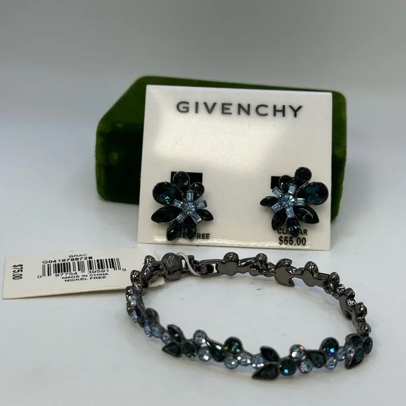 In original packaging GIVENCHY bracelet and earrings set - Picture 5 of 8